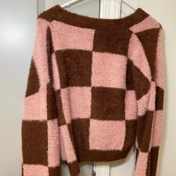 Cropped Button Up Sweater - Picture 4 of 4